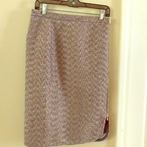 Skirt with exposed side zipper